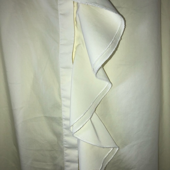 BCBGMaxAzria Cream Color RuffleTop Covered Buttons - Picture 3 of 7